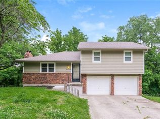 6745 NW Sioux Dr, Kansas City, MO 64152