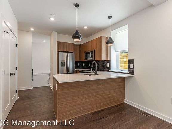 3rd image of 1836 E York St #503