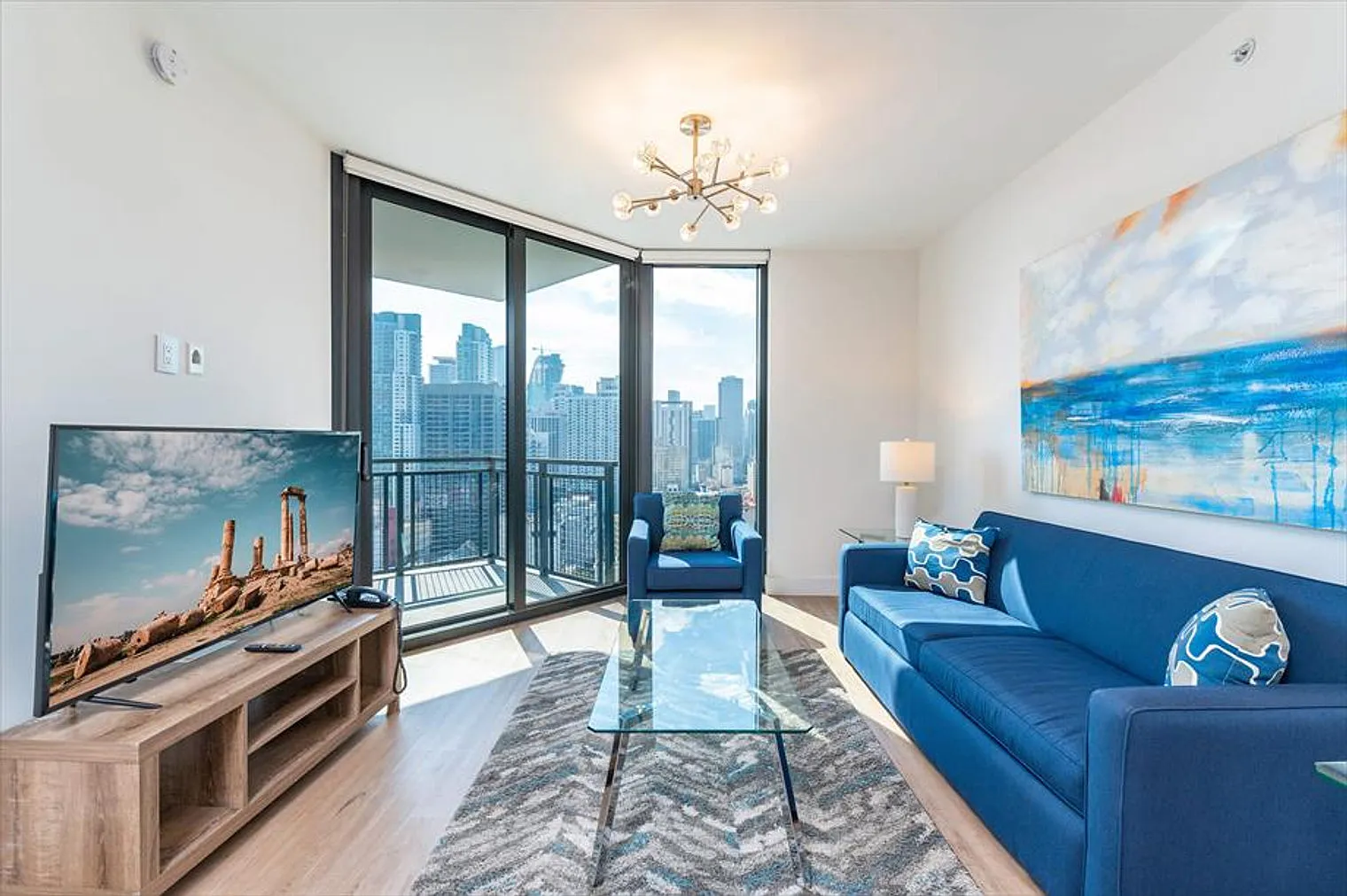 1 bed, 1.0 bath, 731 sqft, $6,296 — Photo 1