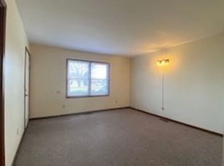 1824 Tiffany Ct APT B, Goshen, IN 46526