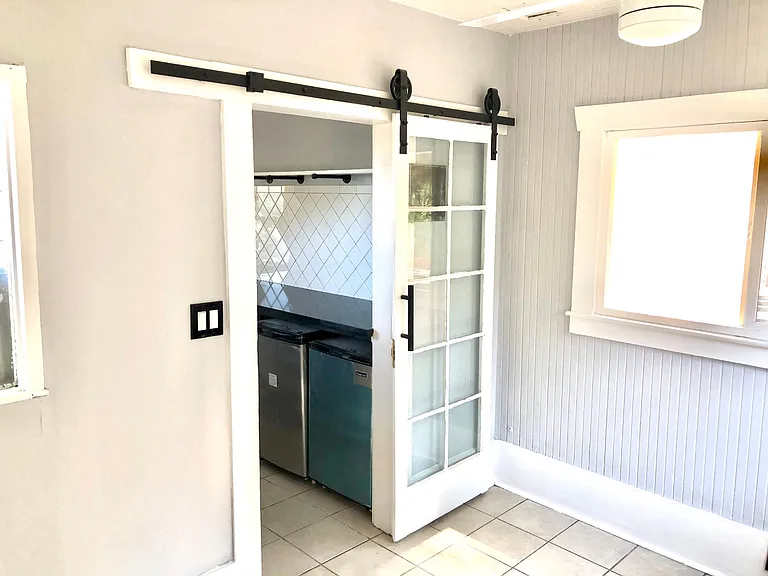 3544 The Paseo — Photo 5