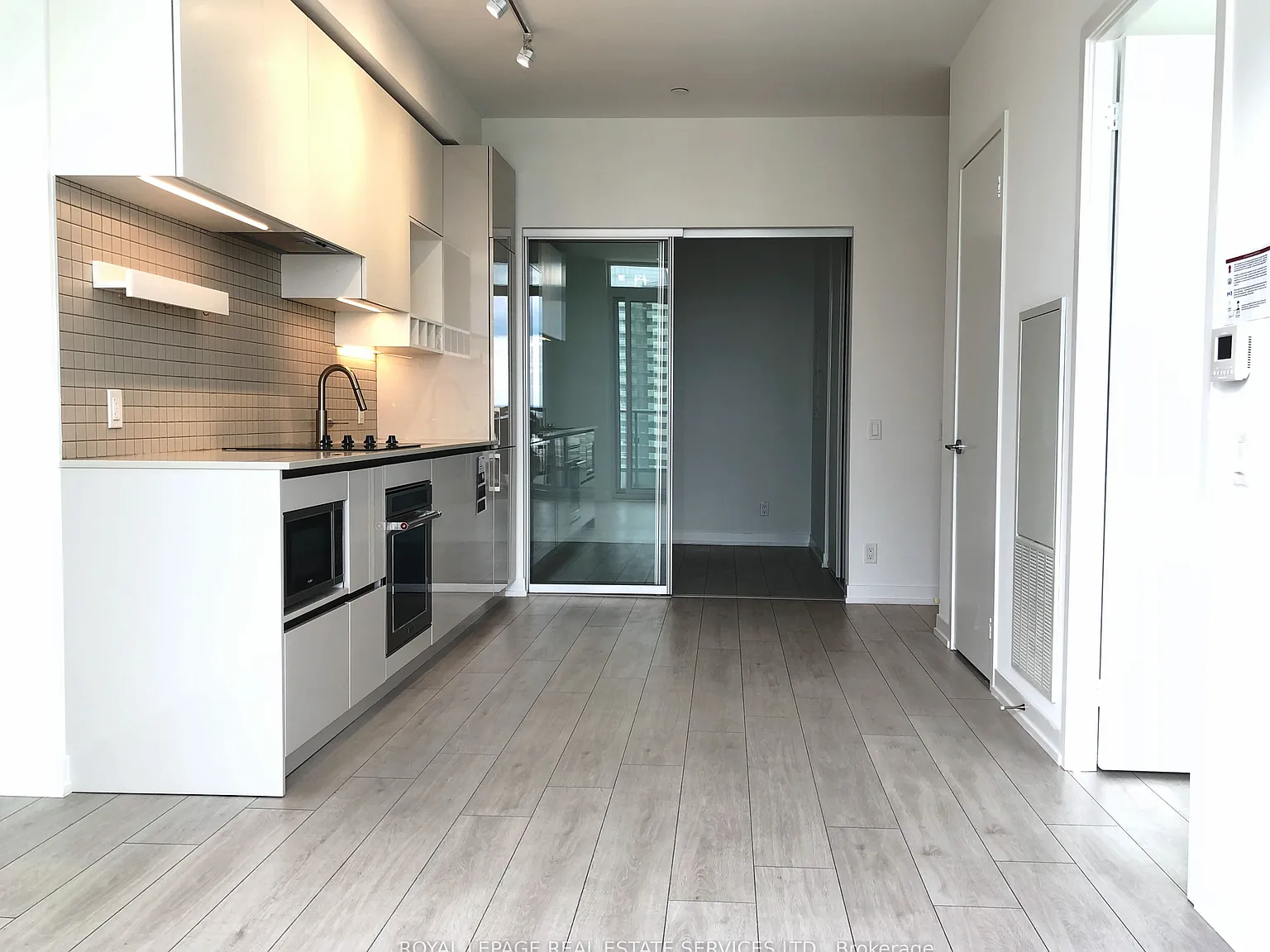 2 bed, $2,500 — Photo 4
