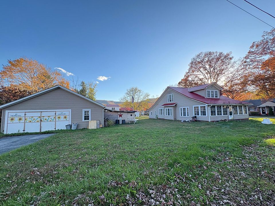 1st image of 372 Monroe St