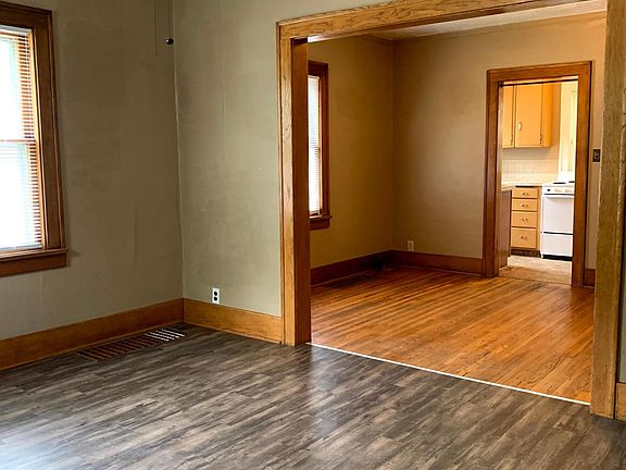 3rd image of 4135 South St