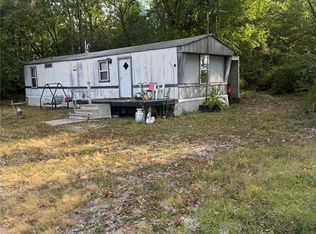 10444 Slant Rd, Carlyle, IL 62231