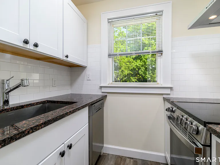 16 Vine Rd — Photo 7