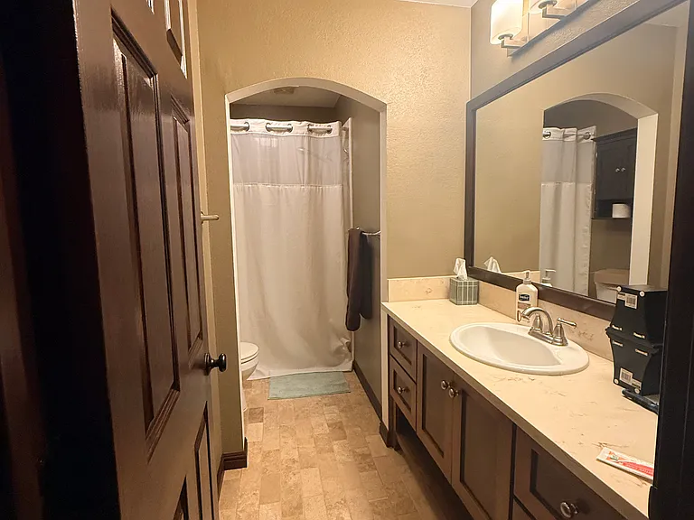 2nd Floor Guest Bath
