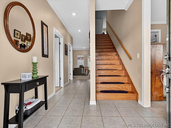 5th image of 5637 Chickering Ct