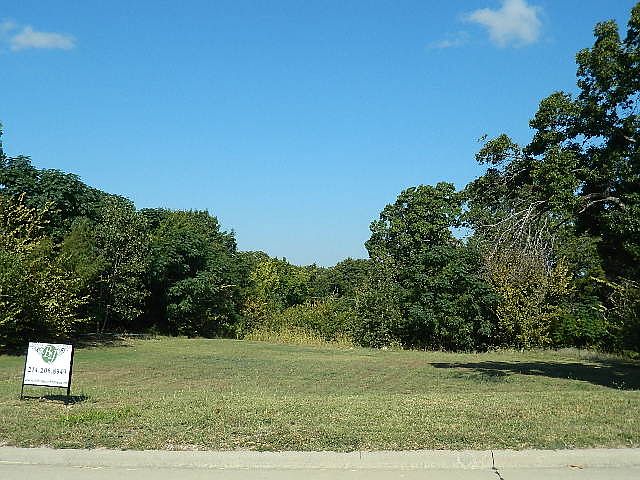 1st image of 921 Belclaire Cir