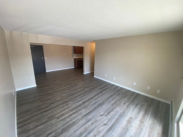 Beverly Apartments in Anoka — Photo 13