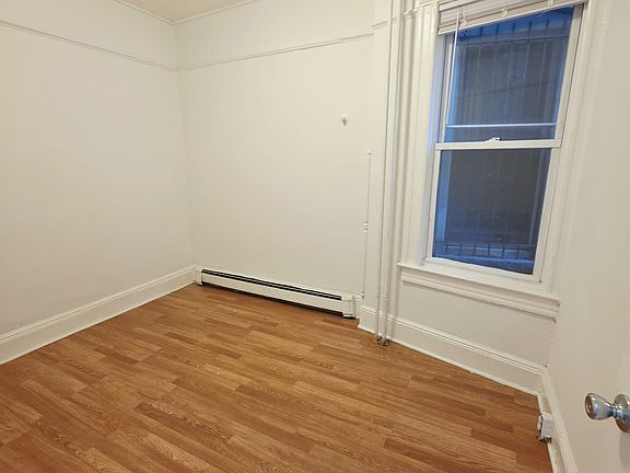 4th image of 133 Boyd Ave #1C