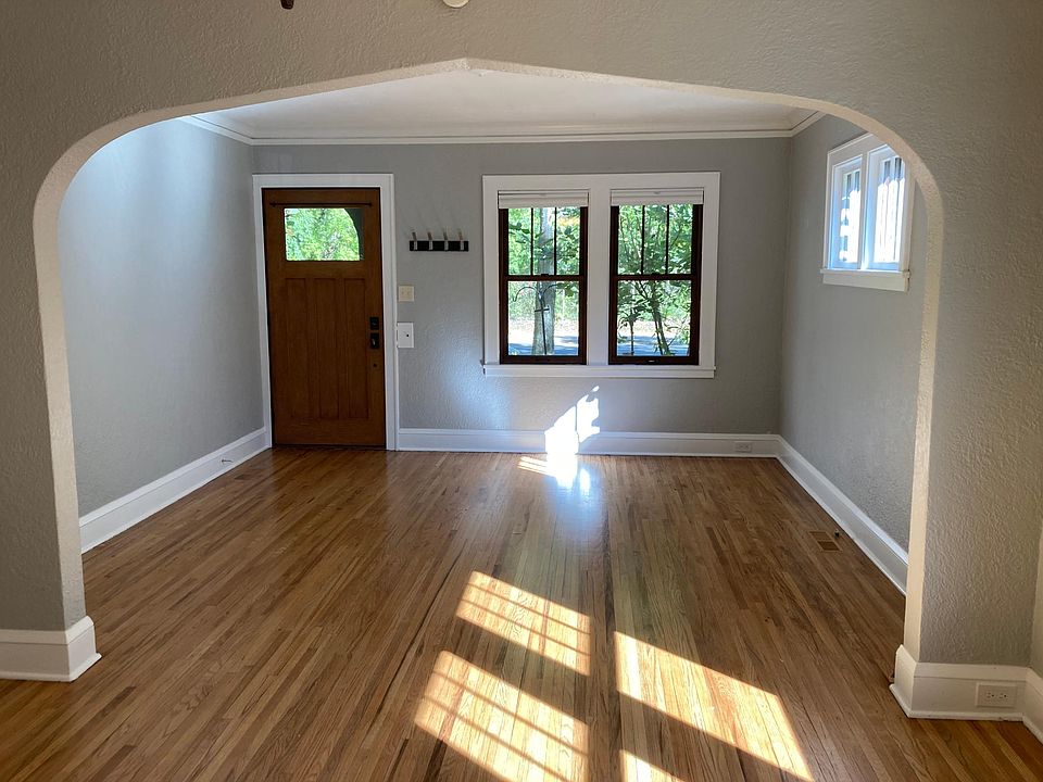 1st image of 4342 46th Ave S #4342