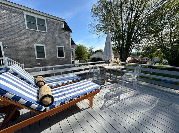 140 Renfrew Ave, Middletown, RI