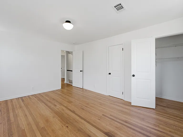 2413 Charleston Oaks Ln — Photo 24