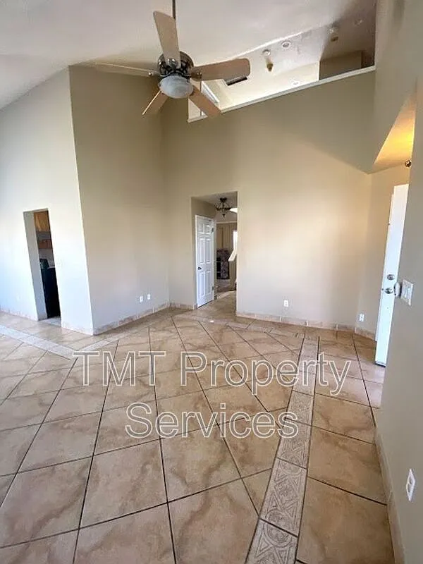 3 bed, 2.5 bath, 1512 sqft, $2,600 — Photo 2