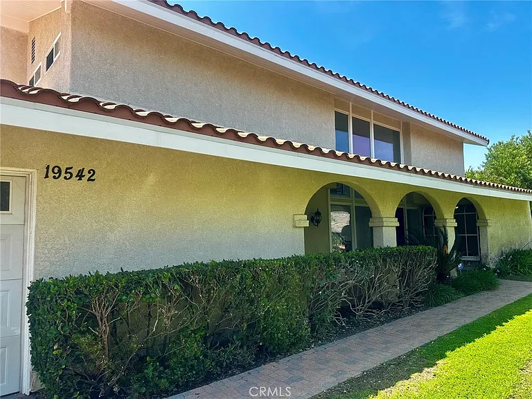 19542 Seminole Pl — Photo 3
