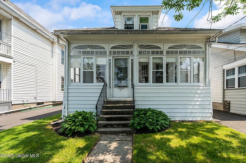2nd image of 31 Albion Avenue