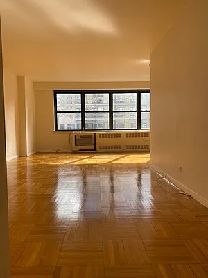 Rented by David Francis New York LLC | media 14