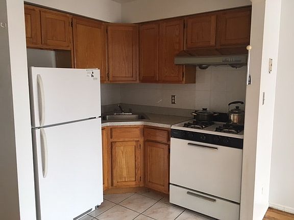 full kitchen