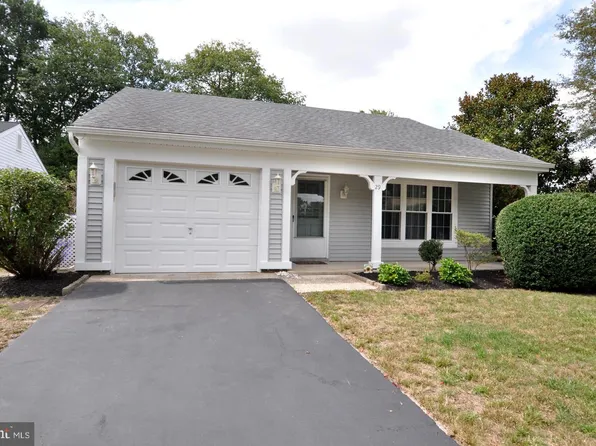 29 Dunstable Rd, Southampton, NJ 08088