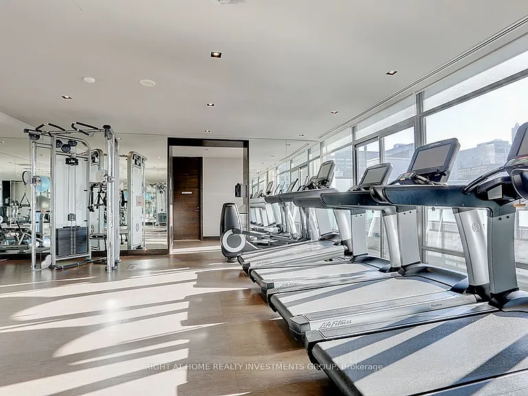 18 Yorkville Ave #704 — Photo 27