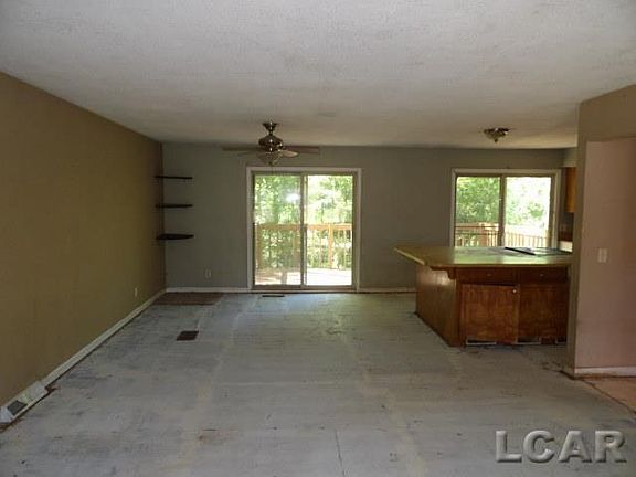 3rd image of 3251 Maplewood Ave