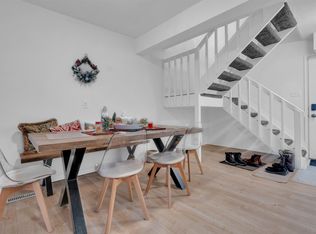 8F Meadowlark Vlg NW, Edmonton, AB T5R5X3