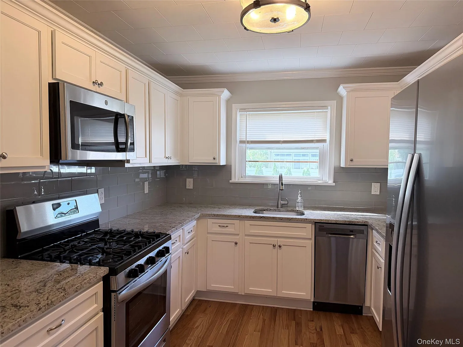 2 bed, 2.0 bath, 1560 sqft, $2,500 — Photo 4