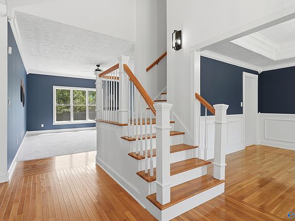 5th image of 141 Cheval Blvd SE