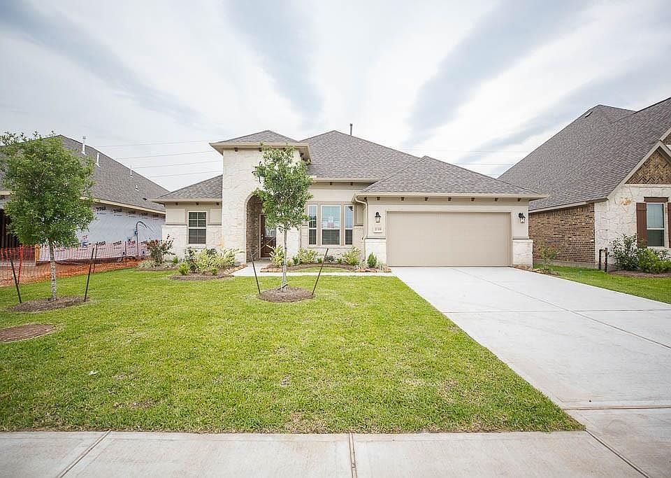1st image of 21327 Crested Valley Dr