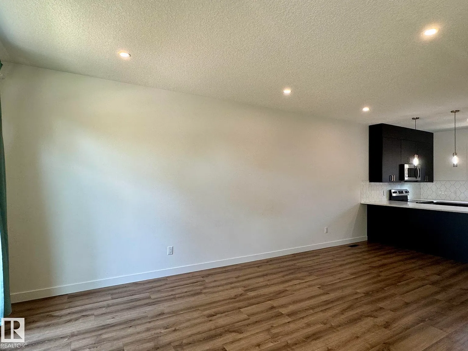3 bed, 2.5 bath, 1160 sqft, $1,845 — Photo 4