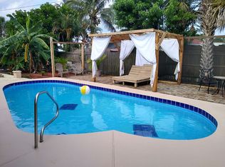 1624 W Breezy Ln, West Palm Beach, FL 33417