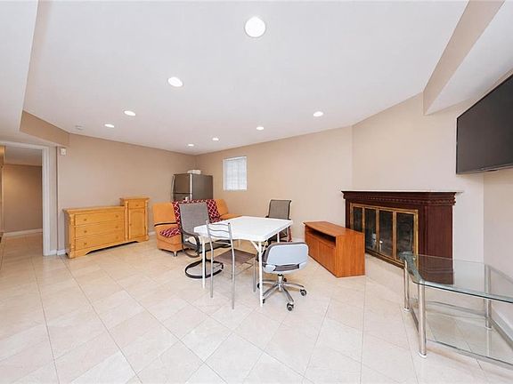 2nd image of 90 Elson St