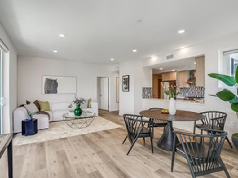 1101 S Bedford St — Photo 3