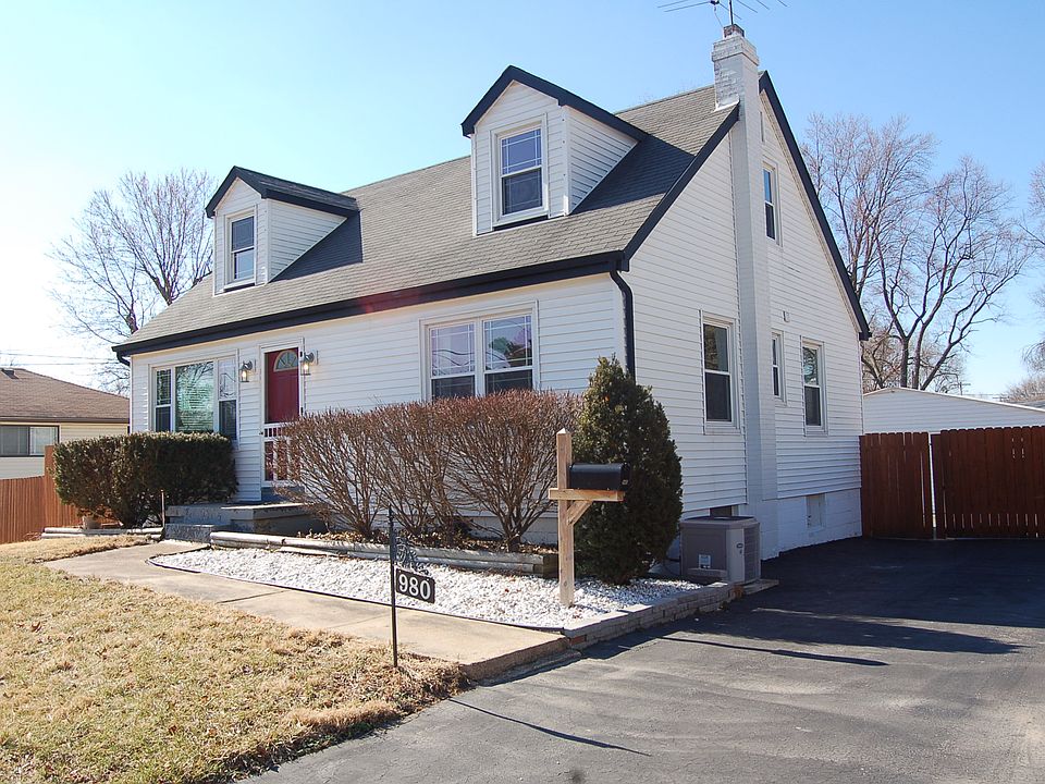 1st image of 980 Lindsay Ln