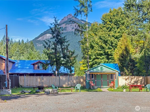 105 Holiday Lane, Packwood, WA 98361