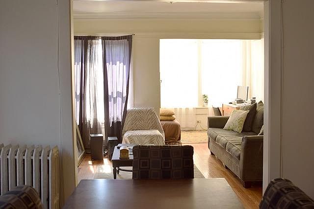 2nd image of 829 Mulford St APT 2