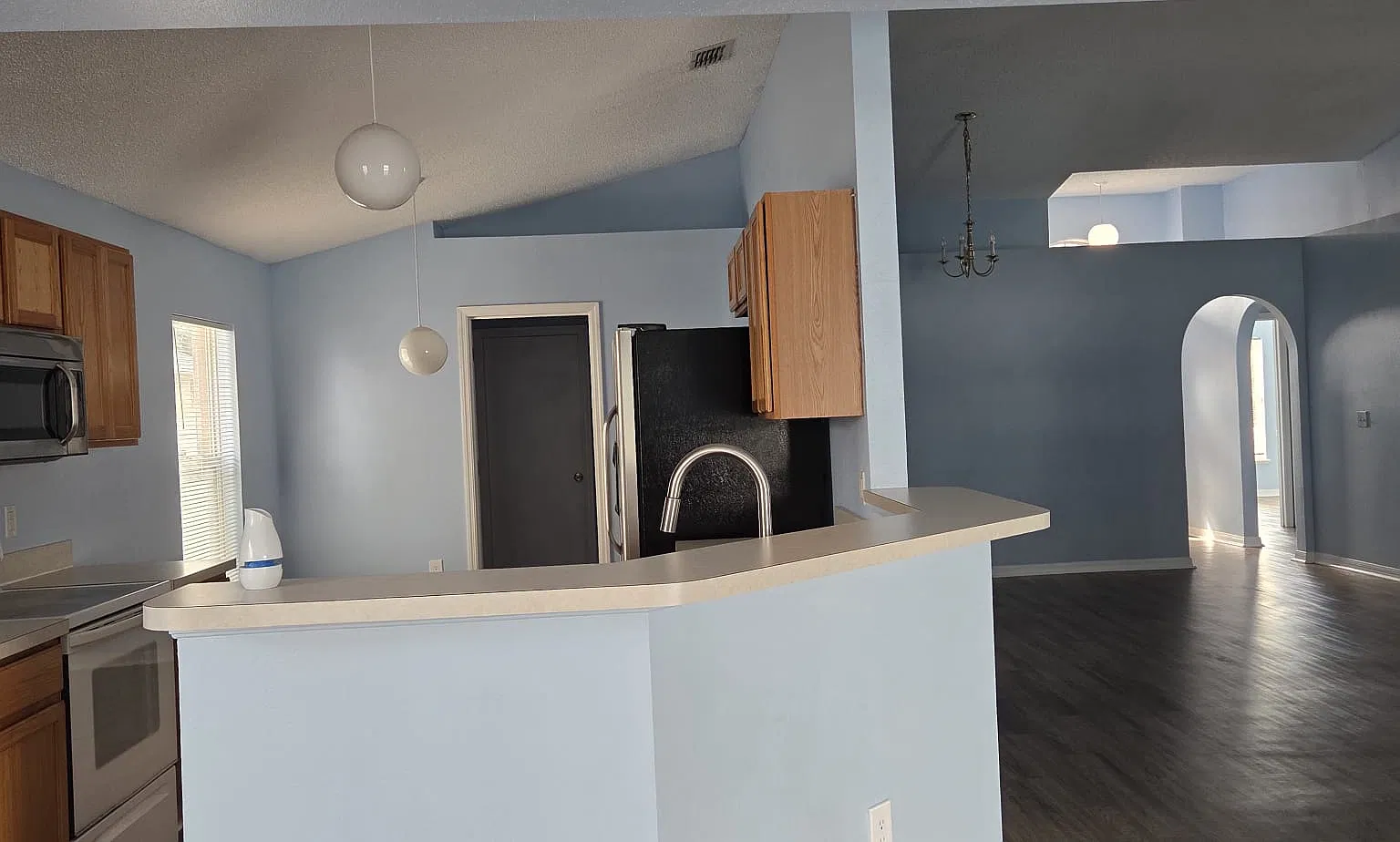 3 bed, 1874 sqft, $2,650 — Photo 2