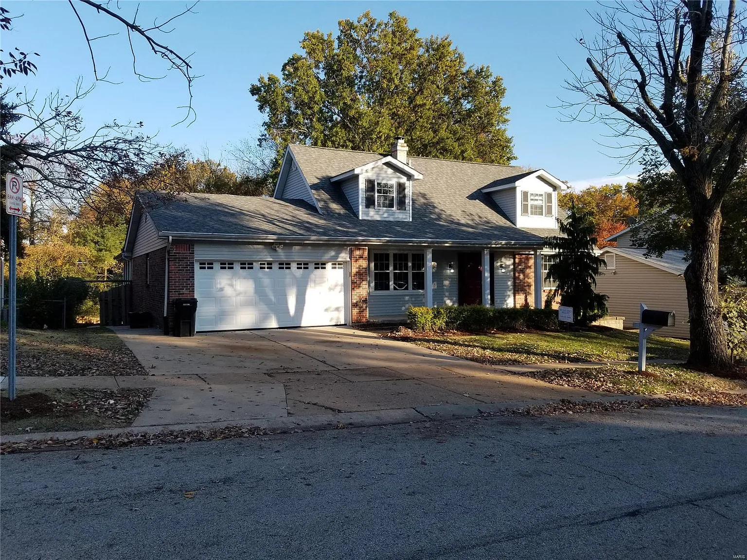 5472 Fireleaf Dr photo 1