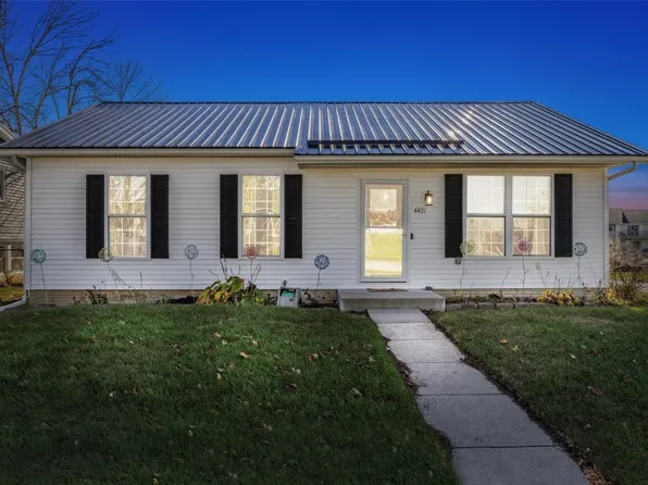 4401 Lantern Ct, Marion, IA 52302