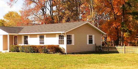 2nd image of 44152 Saint Andrews Ln