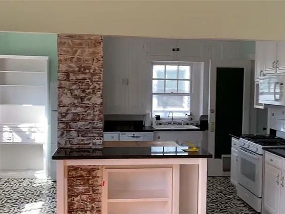 5th image of 6 Pinehurst Ave