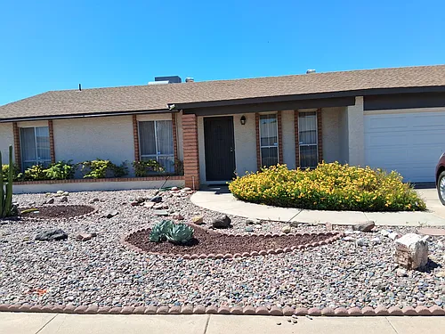 1051 E Glade Ave Photo 1