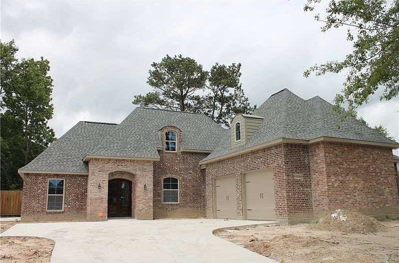 2nd image of 2704 Rue Calais Dr