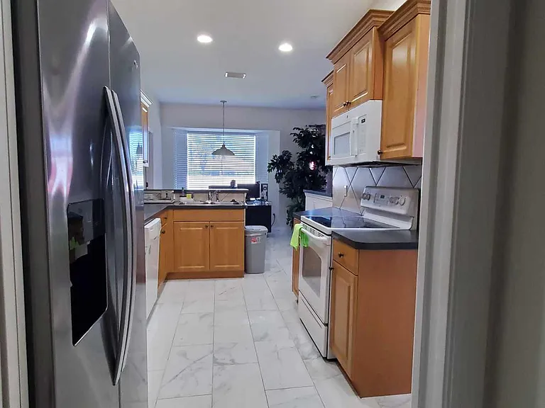 2323 Pan American Blvd — Photo 28