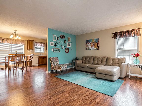 2nd image of 6806 Currington Cir