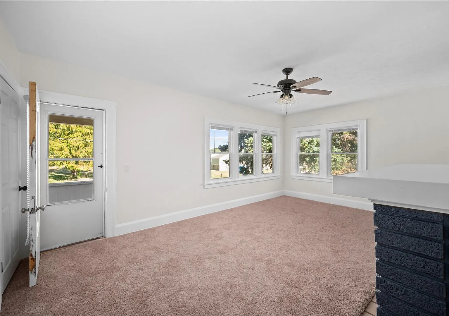 3 bed, 1.0 bath, 1208 sqft, $1,095 — Photo 4