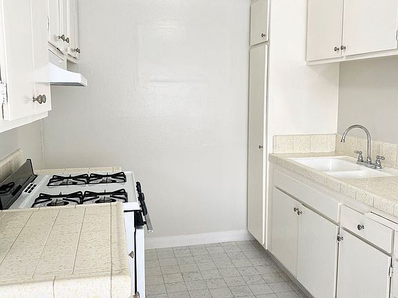 3rd image of 1135 W I St #24