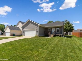 5130 Cypress Dr, Pleasant Hill, IA 50327