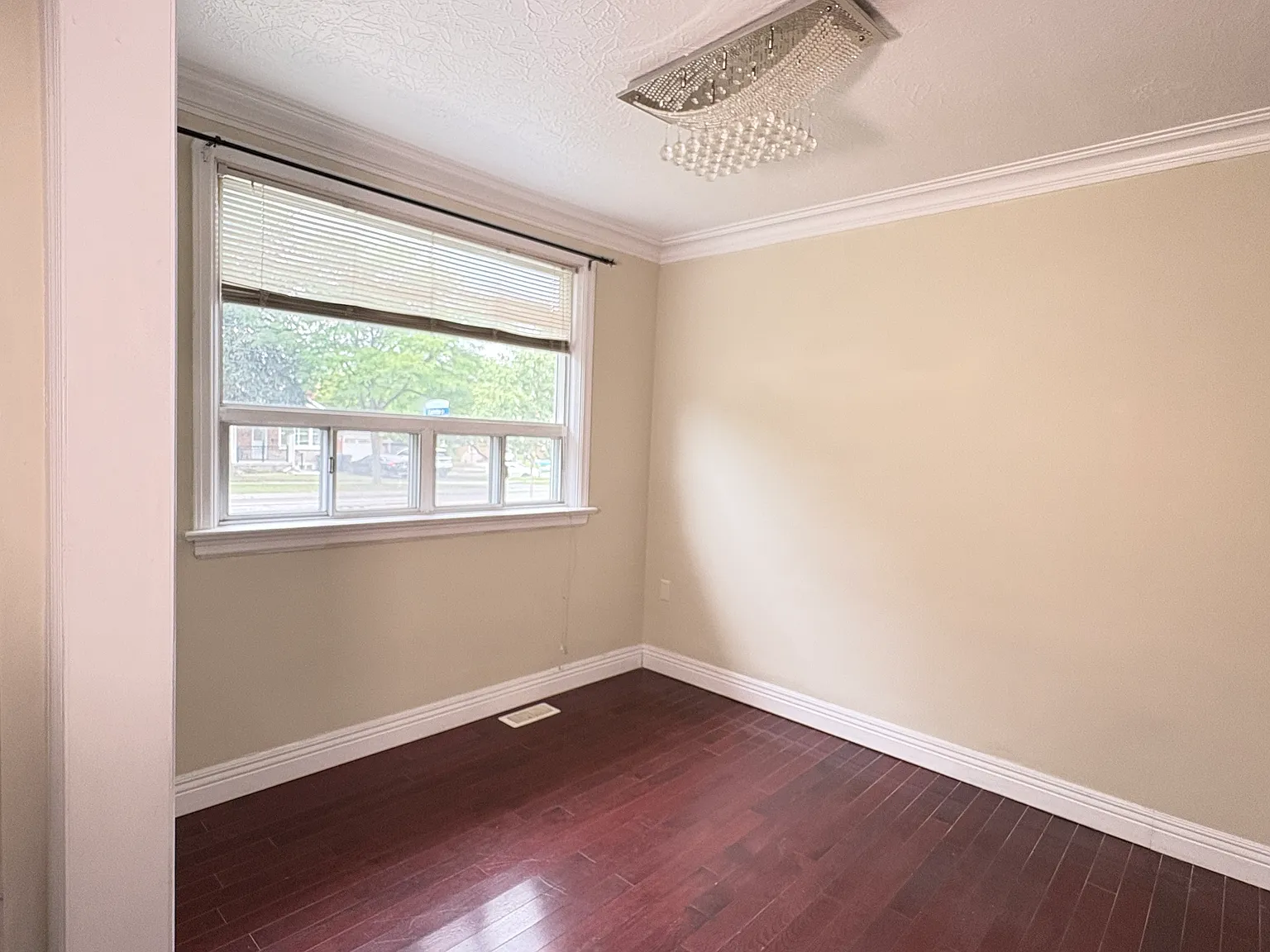 679 Pharmacy Ave, Toronto Upper floor — Photo 4